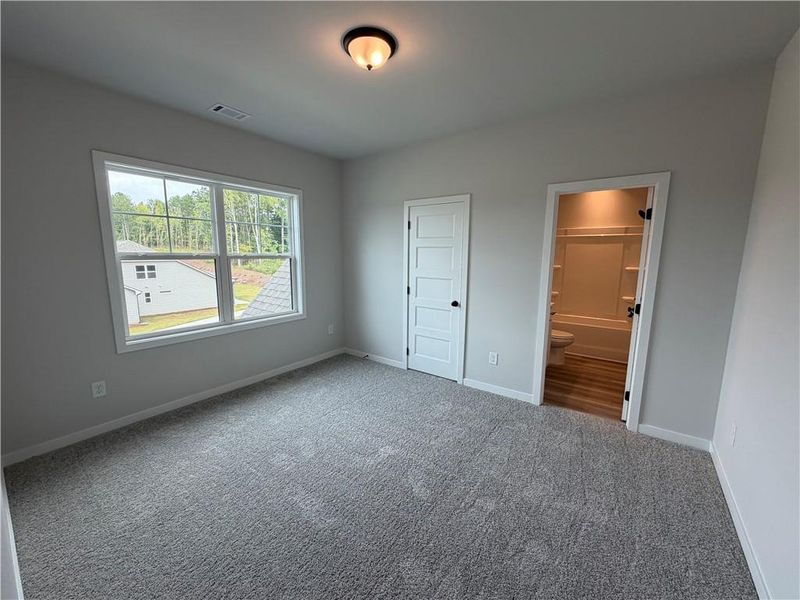Spacious, unfurnished interior of a new home in Mallard’s Landing, Jefferson (Image 40).