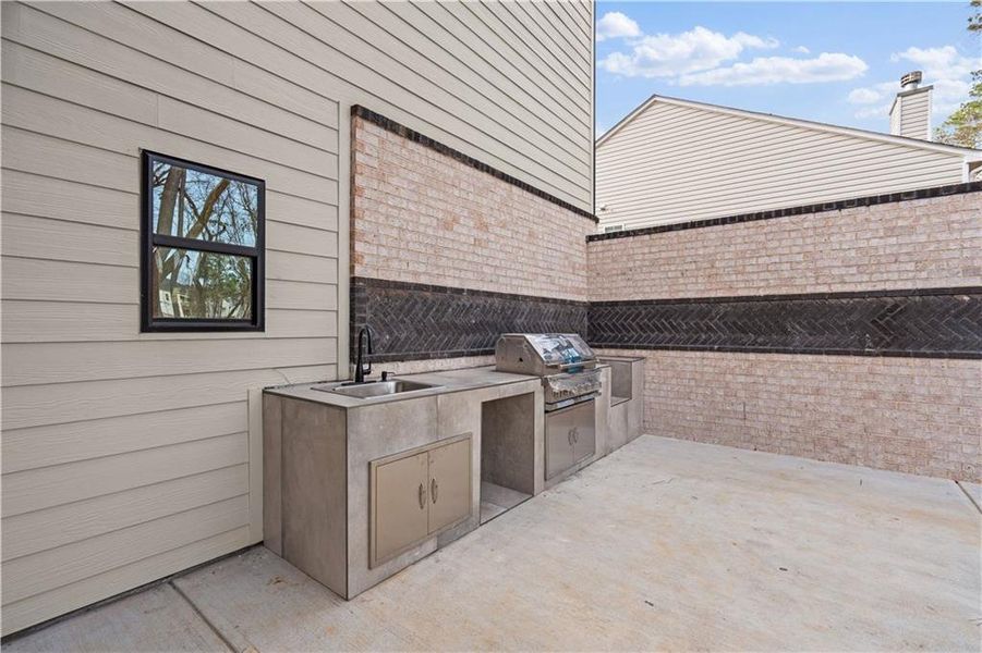 Exterior details and patio area of a home in , Villa Rica (Image 27).
