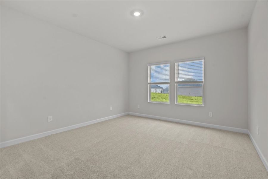Spacious, unfurnished interior of a new home in Shiloh Valley, Piedmont (Image 18).