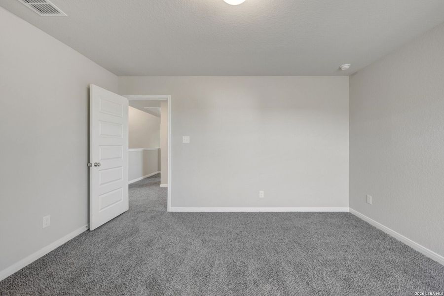 Spacious, unfurnished interior of a new home in Paloma Park, Converse (Image 18).