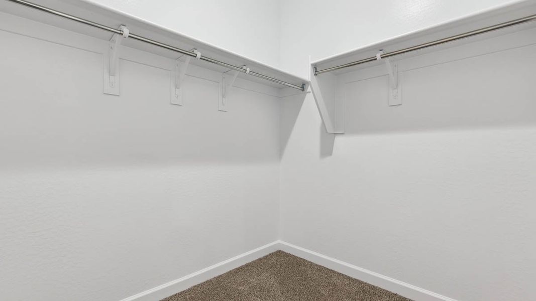 Spacious, unfurnished interior of a new home in Entrada Del Oro, Gold Canyon (Image 21).