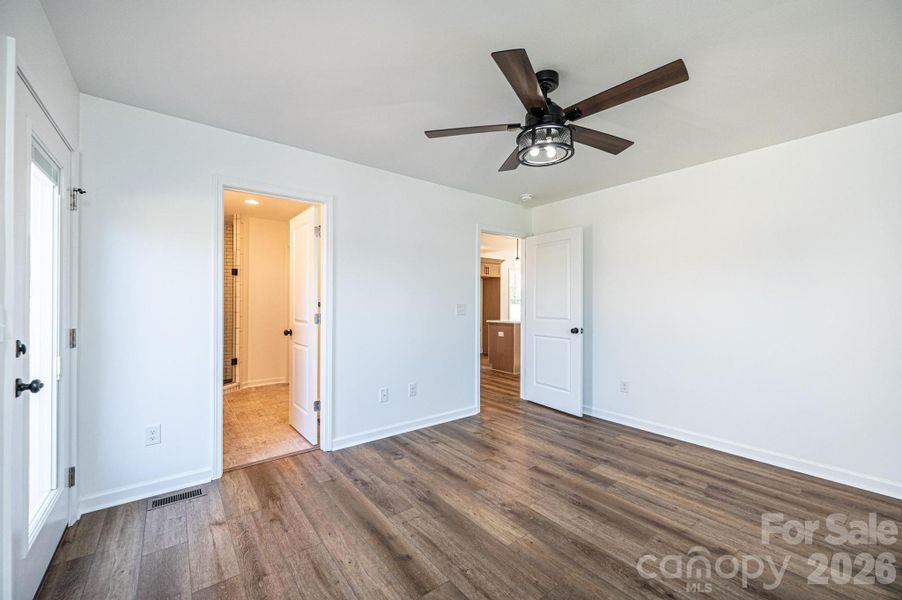 Spacious, unfurnished interior of a new home in , Hildebran (Image 9).