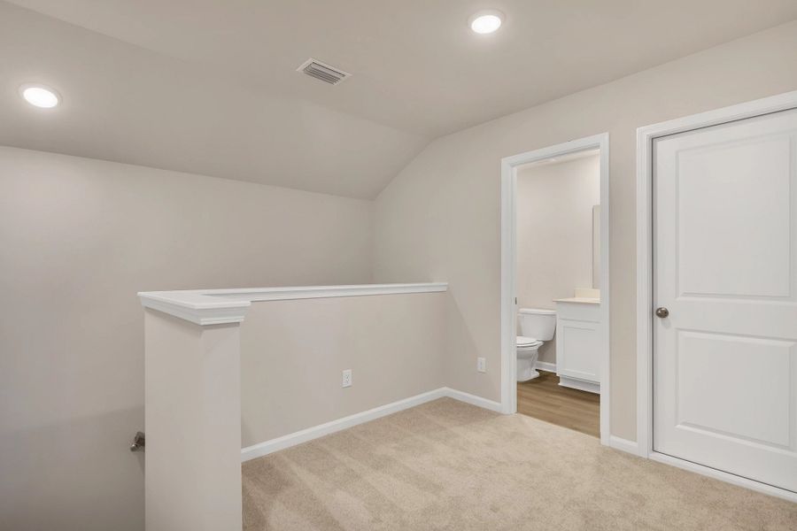 Spacious, unfurnished interior of a new home in Hammock Walk at Nexton, Summerville (Image 15).