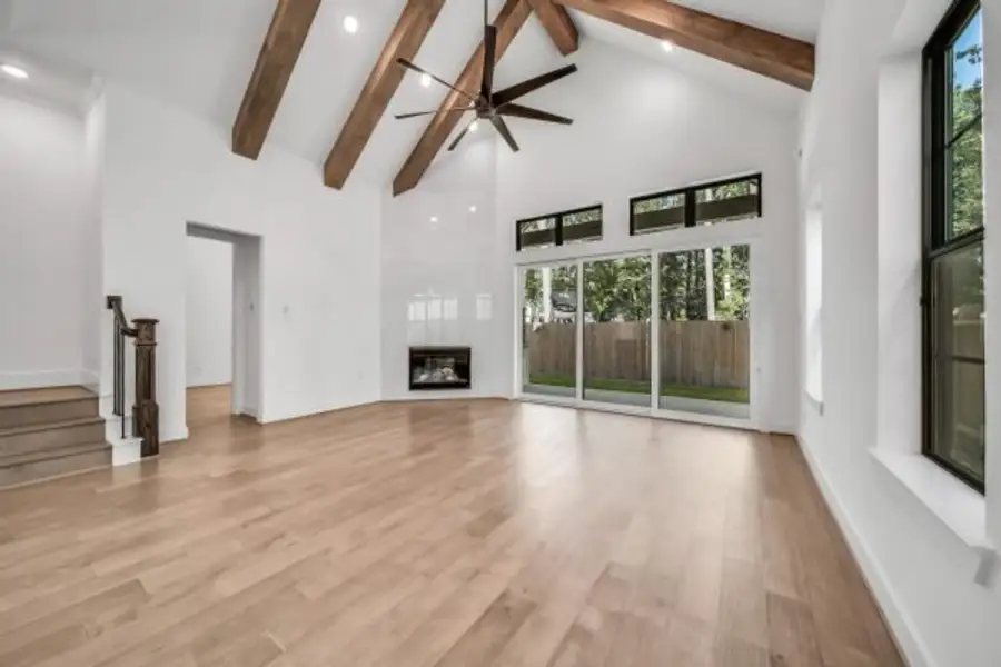 Spacious, unfurnished interior of a new home in Rio Vista at Kelly Ranch, Aledo (Image 19).