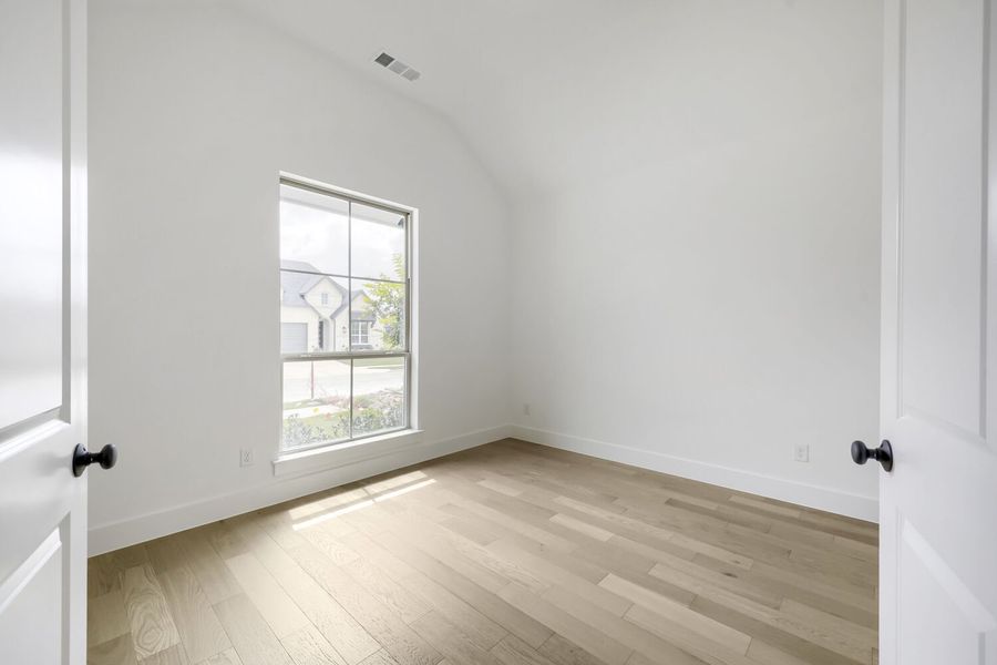 11329 Bratton - Study