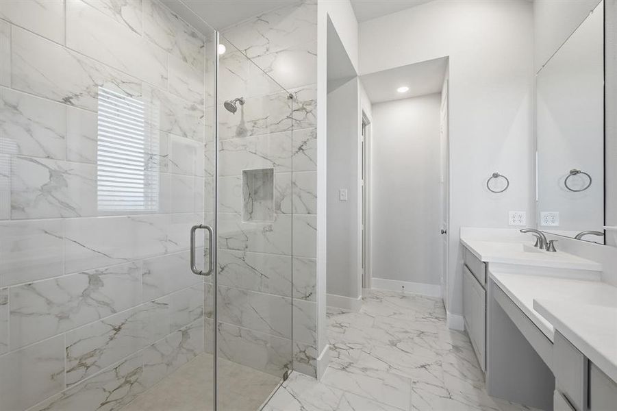 Furnished interior view inside a new home in Canyon Creek Estates, Sherman (Image 12).