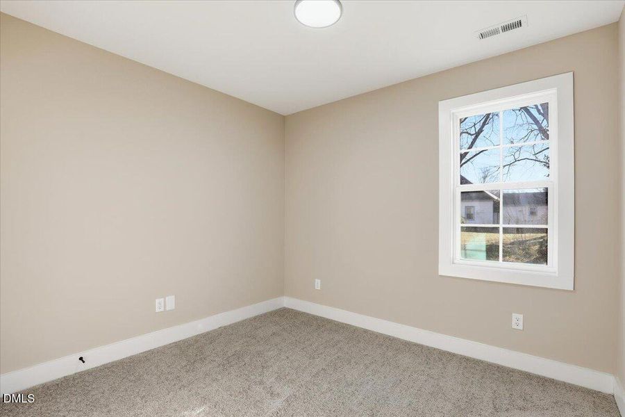 24-204 S Pender St-24