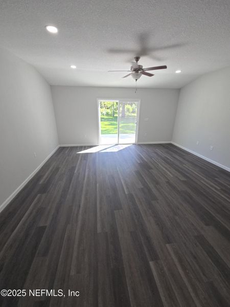 Spacious, unfurnished interior of a new home in , Jacksonville (Image 18).