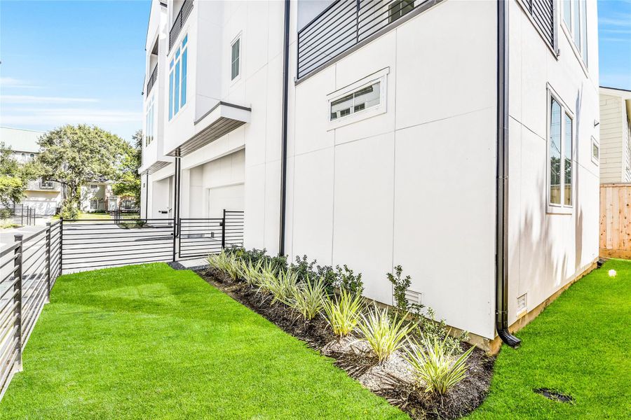 Experience low-maintenance luxury with manicured landscaping, lush green space, and clean lines that define the home’s sleek design.The sideyard provides a tranquil private oasis ideal for morning yoga, a coffee break, or weekend relaxation. Designed for health-minded professionals who value privacy, efficiency, and effortless living near Houston’s premier hospitalsand medical centers. Experience low-maintenance luxury with manicured landscaping, lush green space, and clean lines that define the home’s sleek design.The sideyard provides a tranquil private oasis ideal for morning yoga, a coffee break, or weekend relaxation. Designed for health-minded professionals who value privacy, efficiency, and effortless living near Houston’s premier hospitalsand medical centers.