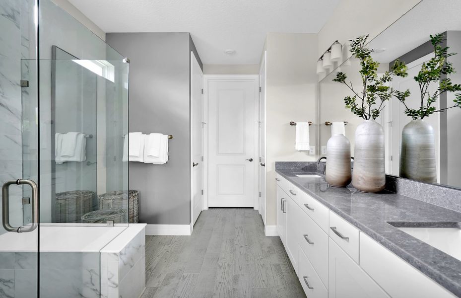 Palmary | Owner's Bathroom