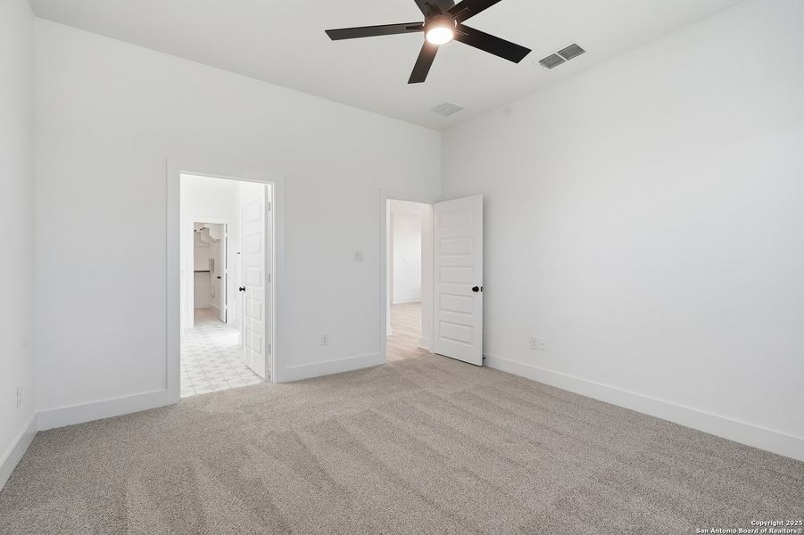 Spacious, unfurnished interior of a new home in Stillwater Ranch, San Antonio (Image 23). Spacious, unfurnished interior of a new home in Stillwater Ranch, San Antonio (Image 23).
