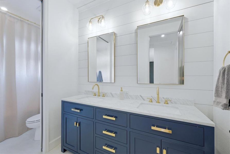 Furnished interior view inside a new home in , Sarasota (Image 48).