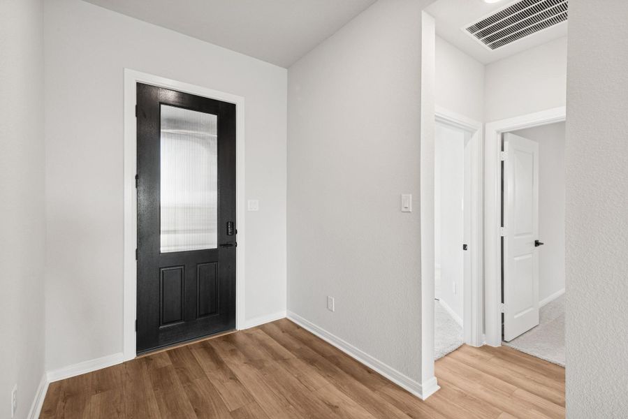 Spacious, unfurnished interior of a new home in Oakwood Estates, Waller (Image 20).