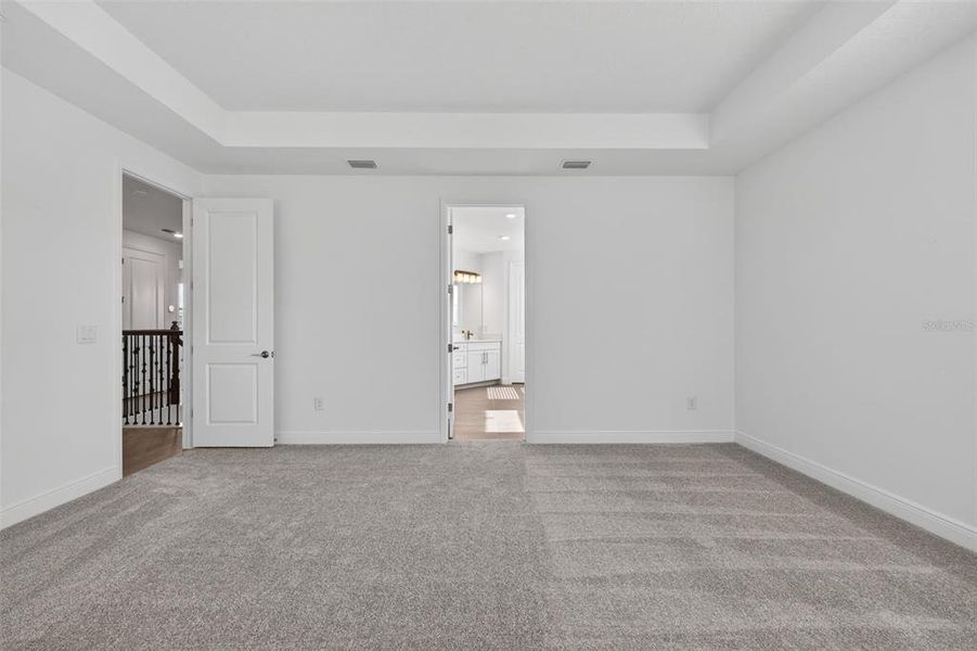 Spacious, unfurnished interior of a new home in Hawkstone, Sarasota (Image 44).