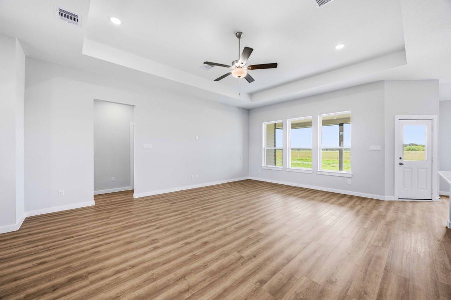 6903 Pelican Lane - Arlington - Family Room