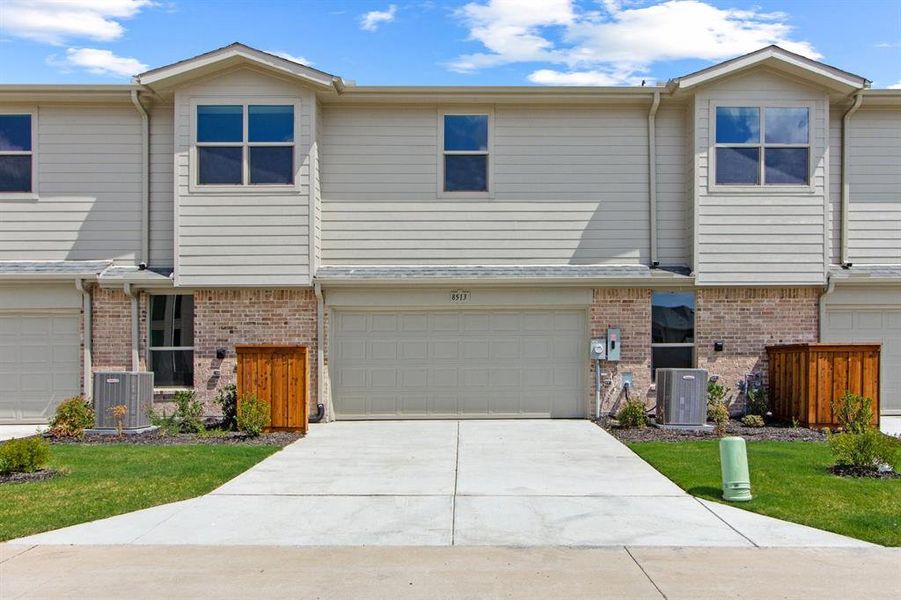 032-8513DelRioTrail-Rowlett-TX-75089-Exterior.jpg-SMALL