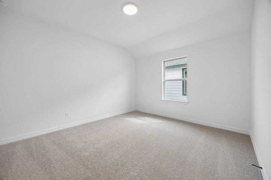 Spacious, unfurnished interior of a new home in Bergamo, Katy (Image 15).