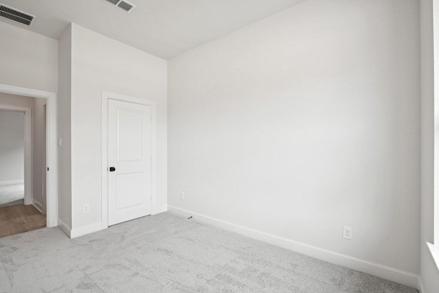 Spacious, unfurnished interior of a new home in Grange - Reserve Collection, Katy (Image 17).