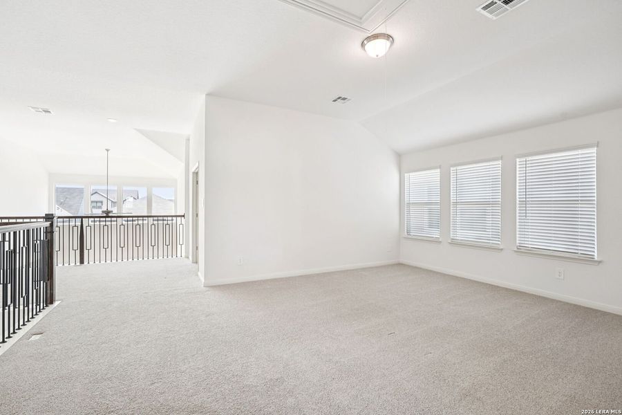 Spacious, unfurnished interior of a new home in Estancia Ranch - Classic Series, San Antonio (Image 37).