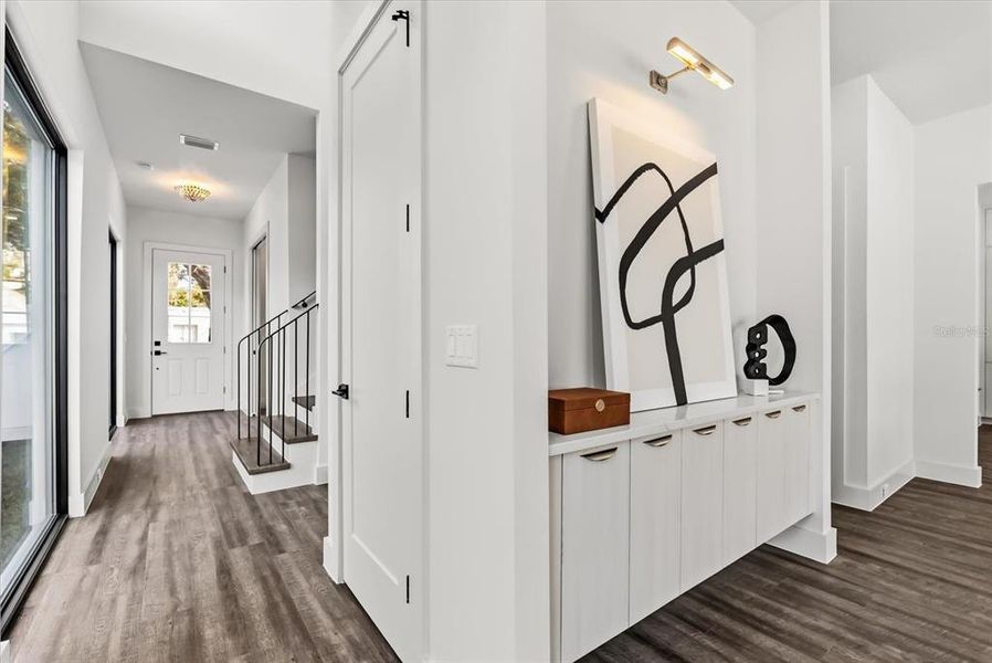 Furnished interior view inside a new home in , Orlando (Image 29).