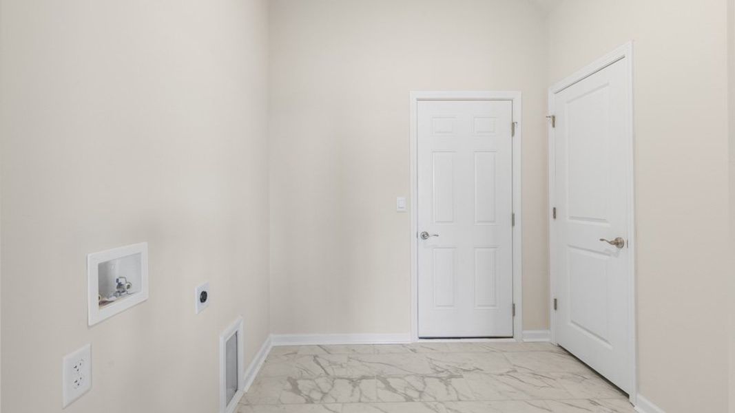 Spacious, unfurnished interior of a new home in The Villas at Martin Farms, Aberdeen (Image 23).