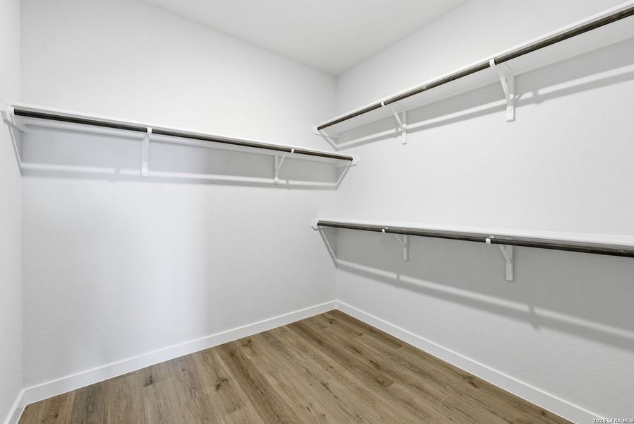 Spacious, unfurnished interior of a new home in Talley Fields, San Antonio (Image 27).