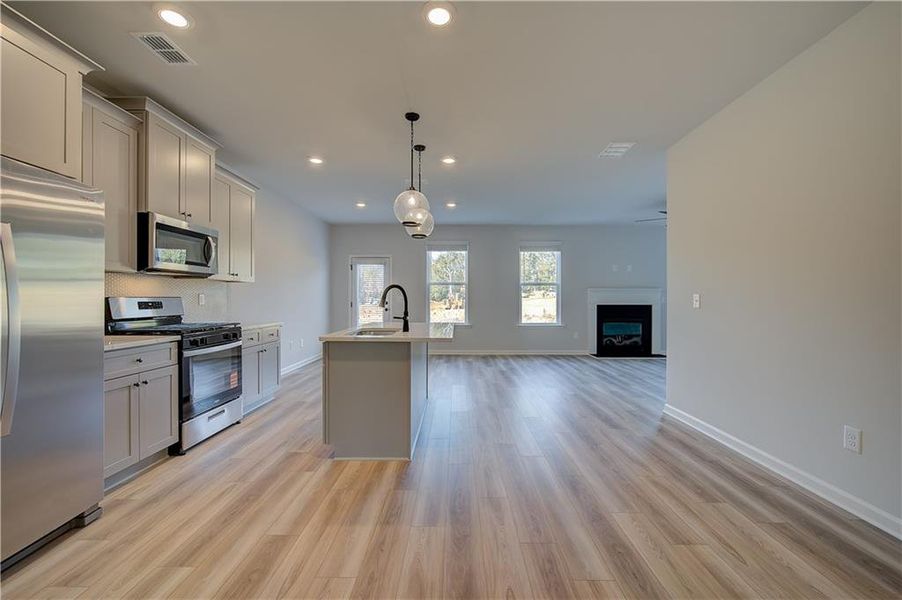 Spacious, unfurnished interior of a new home in Abbotts Crossing, Conyers (Image 23).