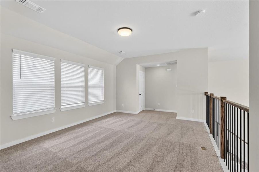 Spacious, unfurnished interior of a new home in Hillstead, Lavon (Image 18).