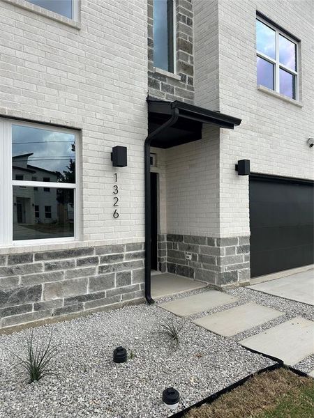 Exterior details and patio area of a home in , Dallas (Image 16).