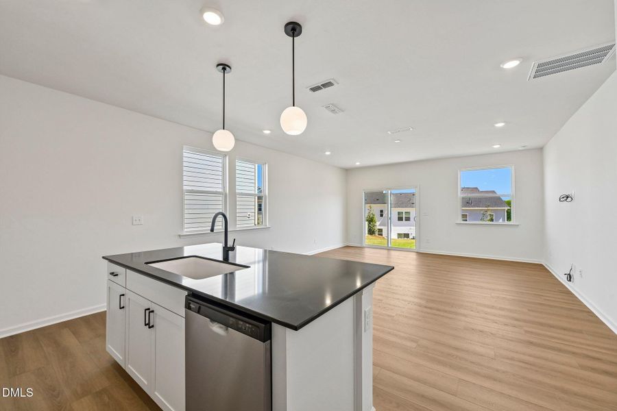 16-web-or-mls-Oakdale Dr-S2204-016 16-web-or-mls-Oakdale Dr-S2204-016