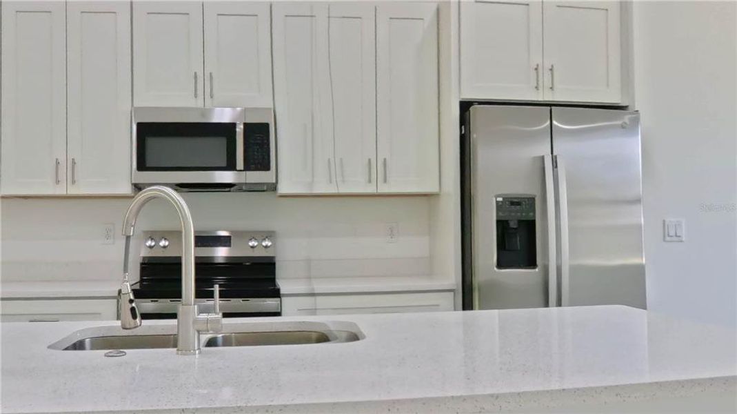 Close-up of interior finishes inside a home in , Dunnellon (Image 8).