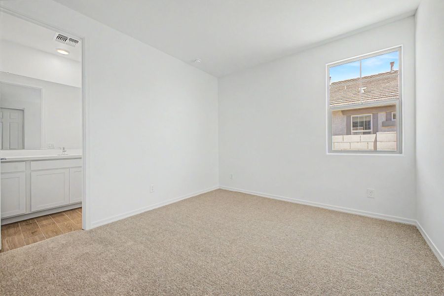 Spacious, unfurnished interior of a new home in Las Ventanas, Goodyear (Image 14).