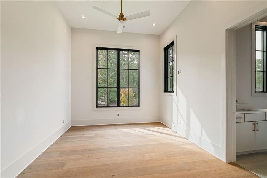 Spacious, unfurnished interior of a new home in , Alpharetta (Image 40).