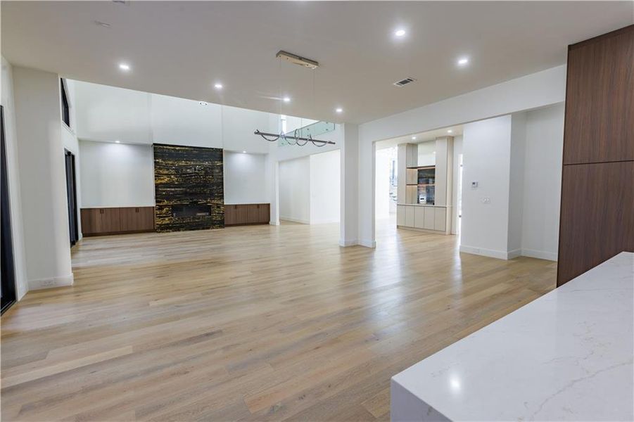 Spacious, unfurnished interior of a new home in , Suwanee (Image 69).