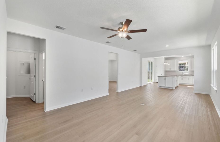 Spacious, unfurnished interior of a new home in Sun City Texas, Georgetown (Image 32). Spacious, unfurnished interior of a new home in Sun City Texas, Georgetown (Image 32).
