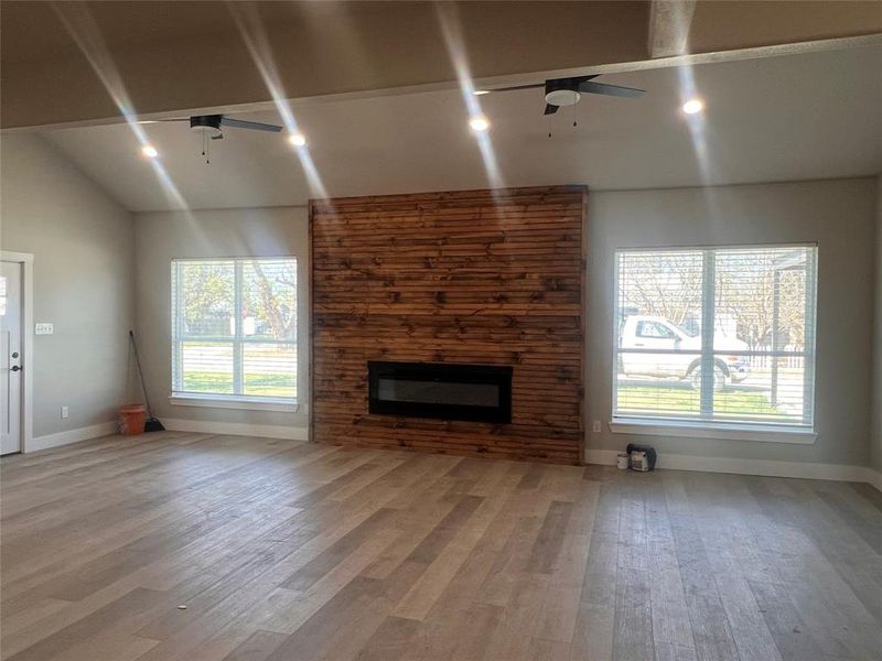 Spacious, unfurnished interior of a new home in , Merkel (Image 11).