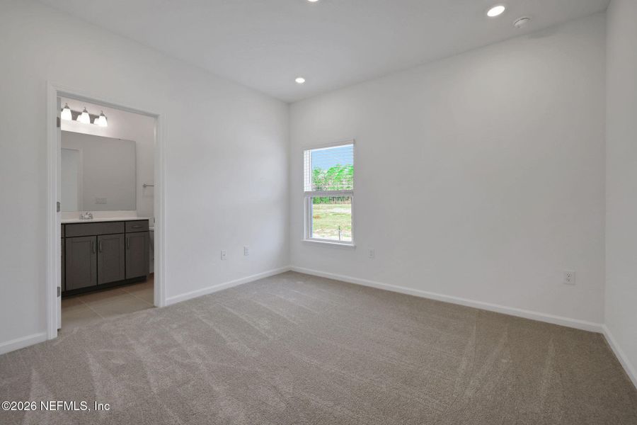 Spacious, unfurnished interior of a new home in Brook Forest, St. Augustine (Image 29).