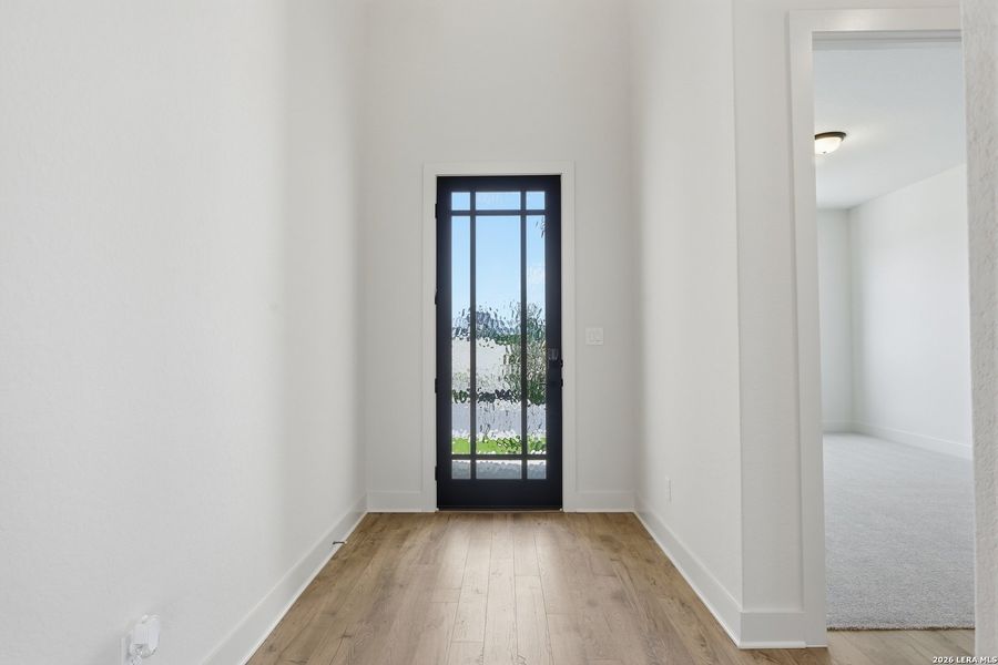 Spacious, unfurnished interior of a new home in Ladera - 50s, San Antonio (Image 30). Spacious, unfurnished interior of a new home in Ladera - 50s, San Antonio (Image 30).
