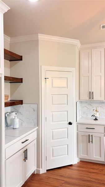 Furnished interior view inside a new home in , Quinlan (Image 6).