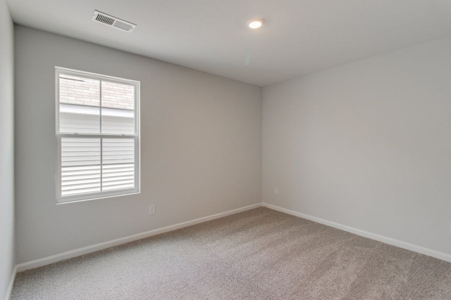 Spacious, unfurnished interior of a new home in Ellington, Elgin (Image 30).