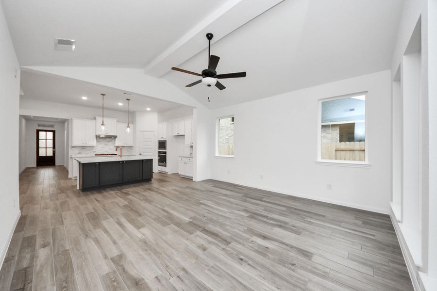 Spacious, unfurnished interior of a new home in Elyson, Katy (Image 16).