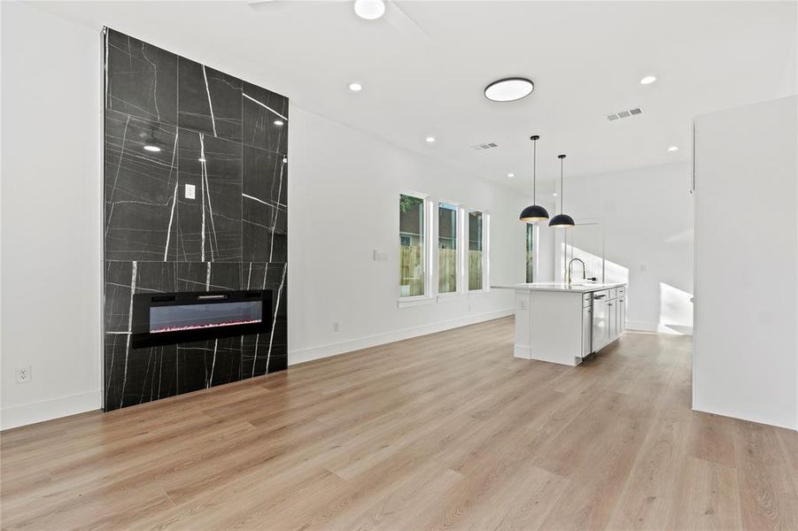 Spacious, unfurnished interior of a new home in , Dallas (Image 20).