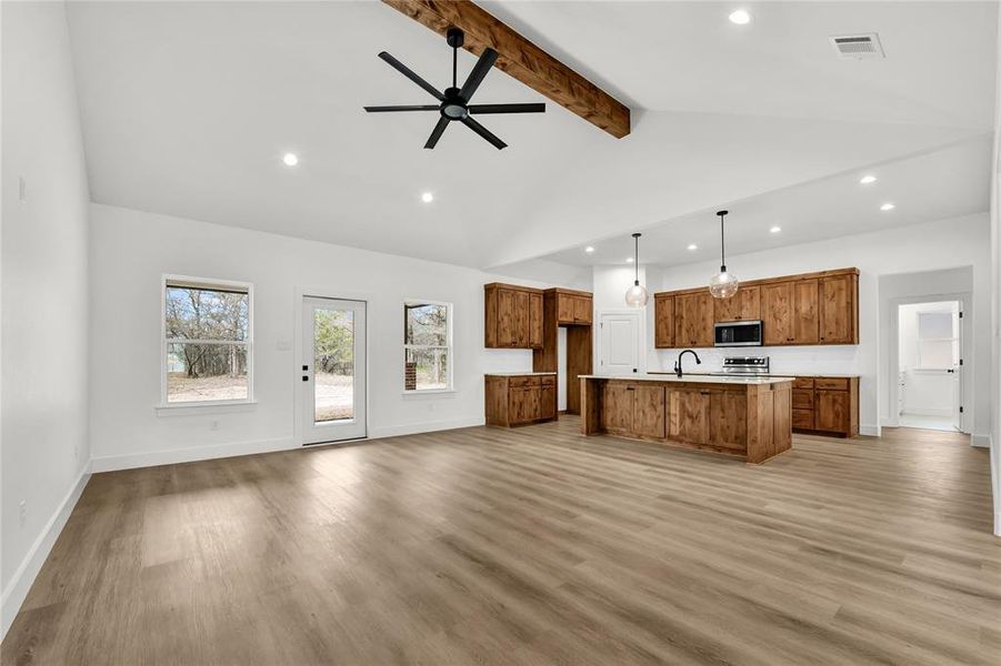 Spacious, unfurnished interior of a new home in , Millsap (Image 17).
