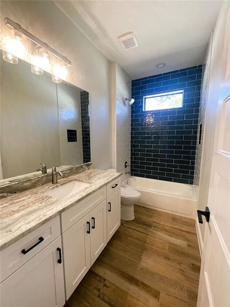 Furnished interior view inside a new home in , Englewood (Image 5).