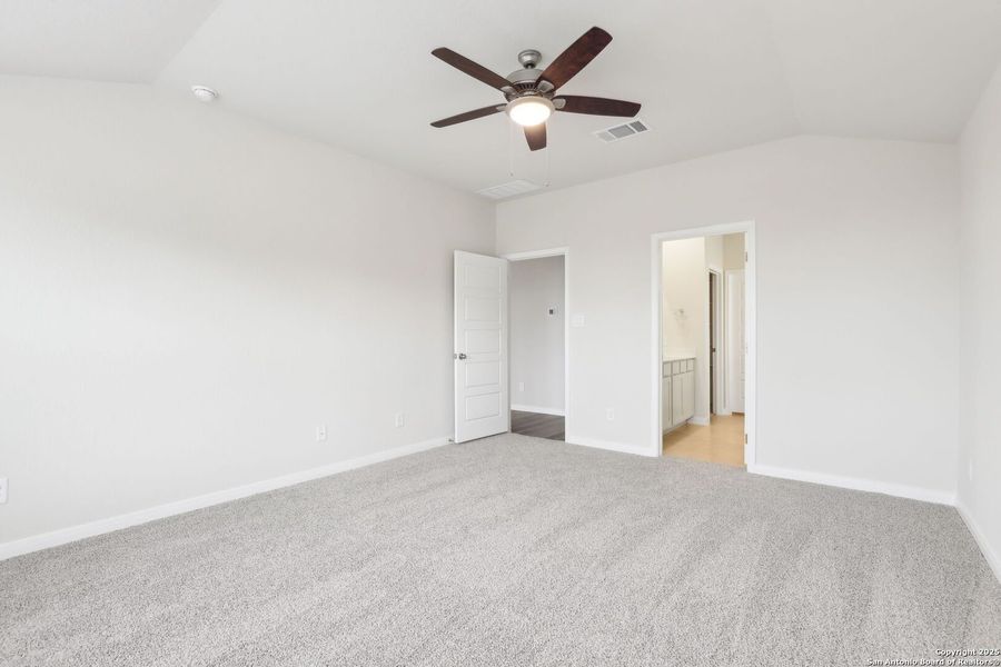 Spacious, unfurnished interior of a new home in , Cibolo (Image 21).