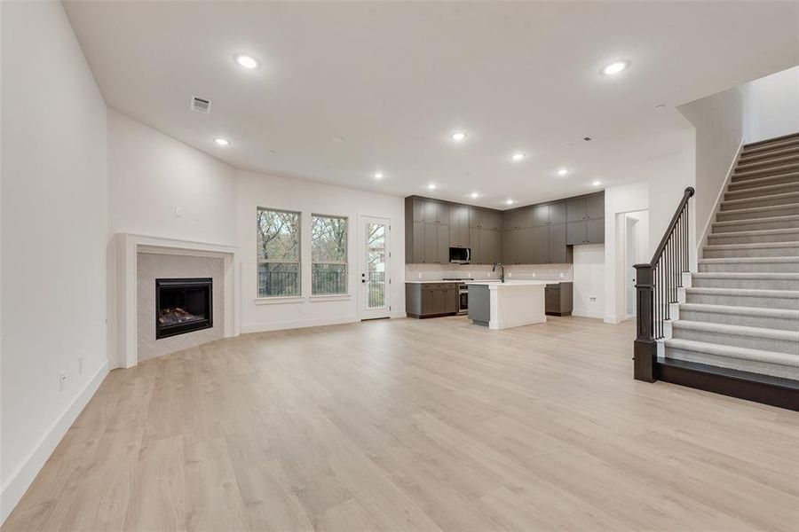 Spacious, unfurnished interior of a new home in , Lake Dallas (Image 13).