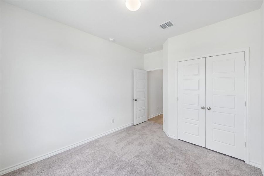 Spacious, unfurnished interior of a new home in Cottonwood Creek, Seagoville (Image 23).