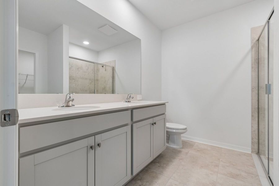 Owner's Bathroom Owner's Bathroom