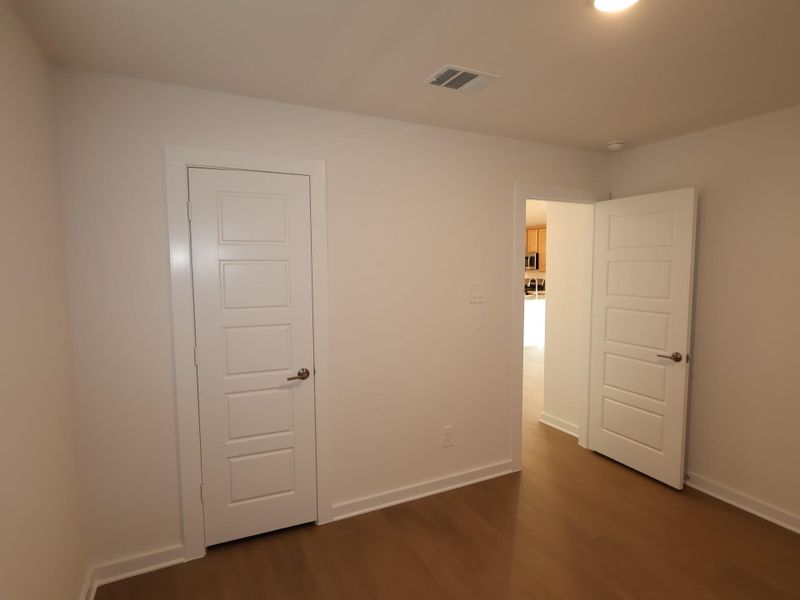 Spacious, unfurnished interior of a new home in Sorella, Tomball (Image 10).