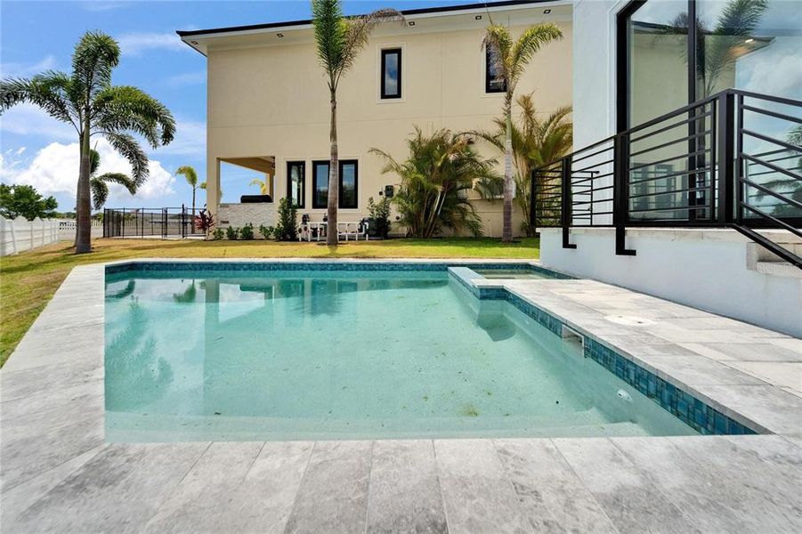 Exterior details and patio area of a home in , Apollo Beach (Image 57).